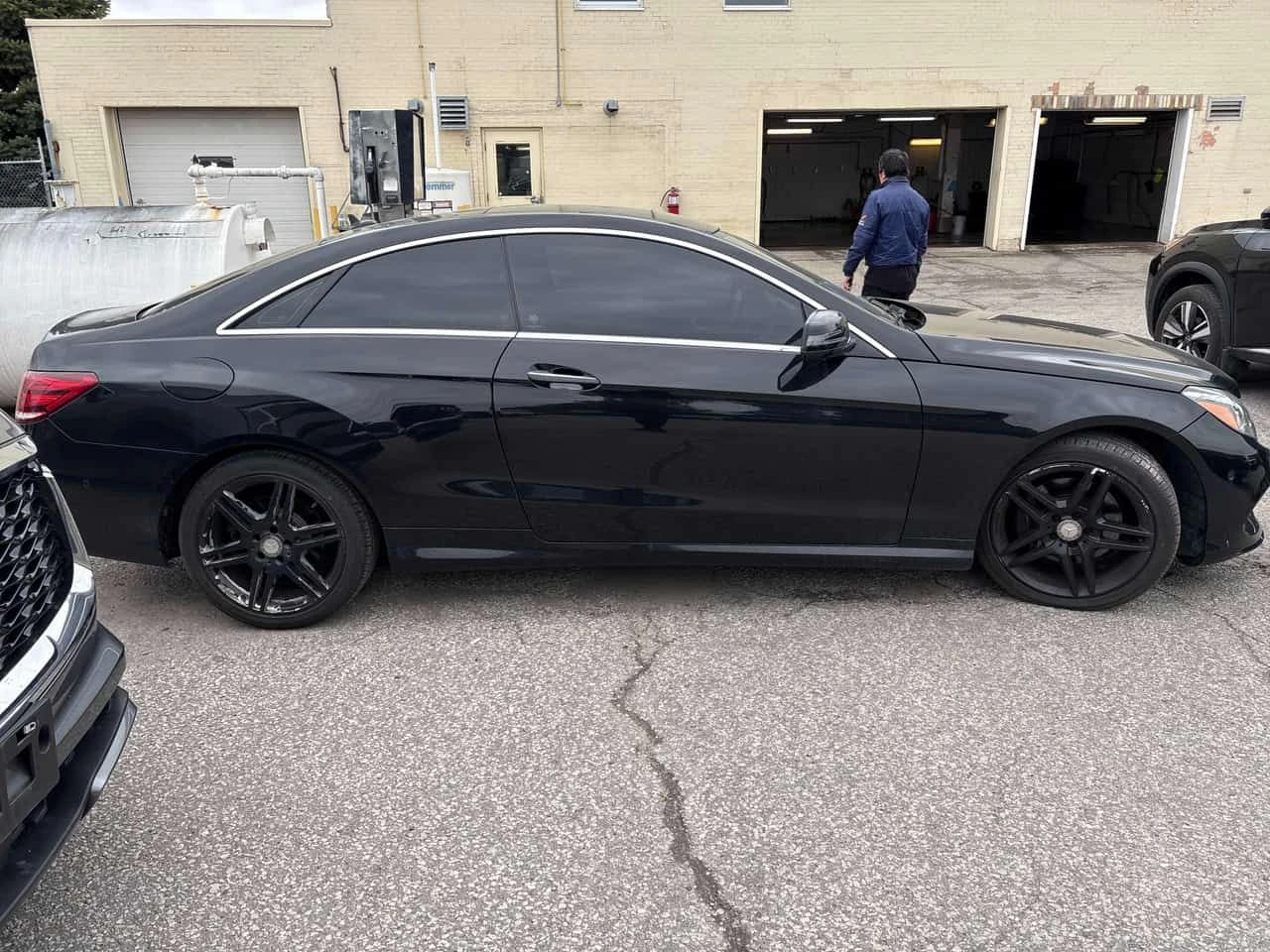 Mercedes-Benz E 400 * ДИСТРОНИК * 360 * АВТОКРЕДИТ, снимка 3 - Автомобили и джипове - 54647748