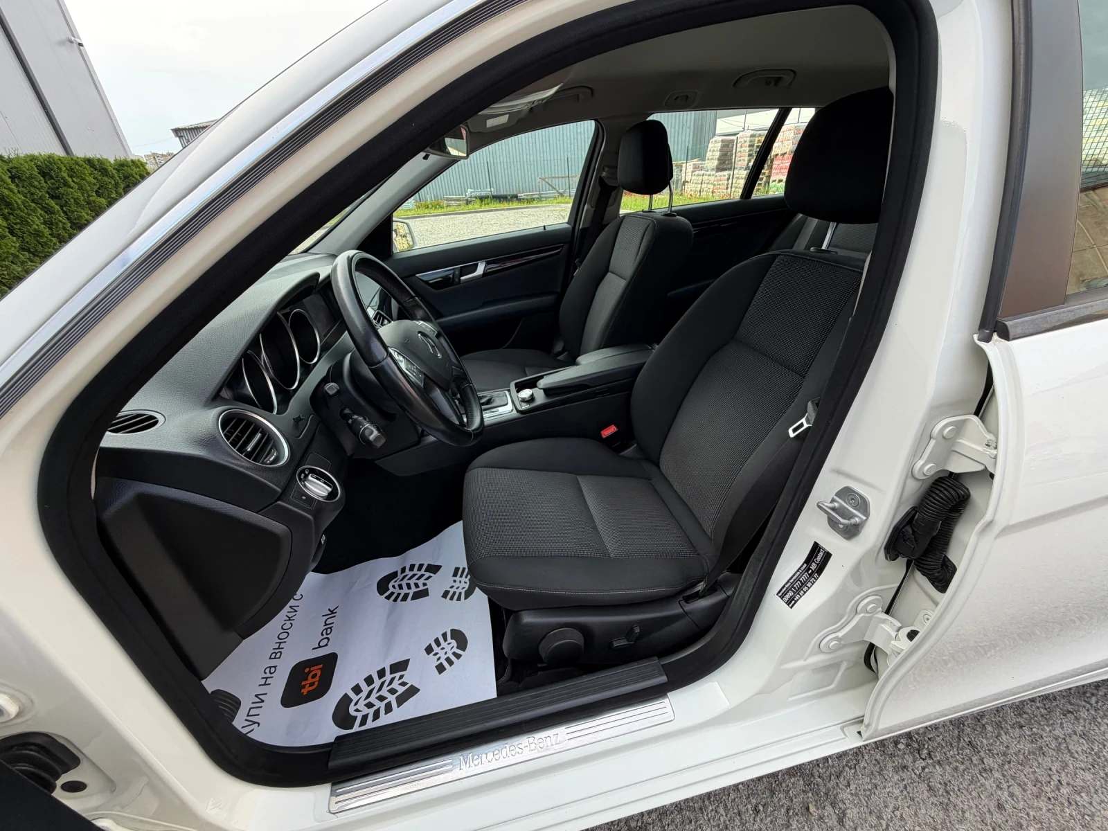 Mercedes-Benz C 220 cdi 170k.c* Автоматик* Xenon* ЛИЗИНГ* , снимка 9 - Автомобили и джипове - 54855196