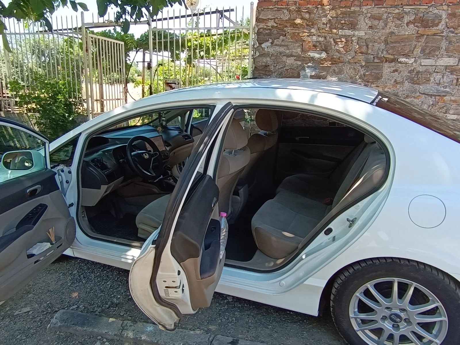 Honda Civic 8, снимка 8 - Автомобили и джипове - 54892886