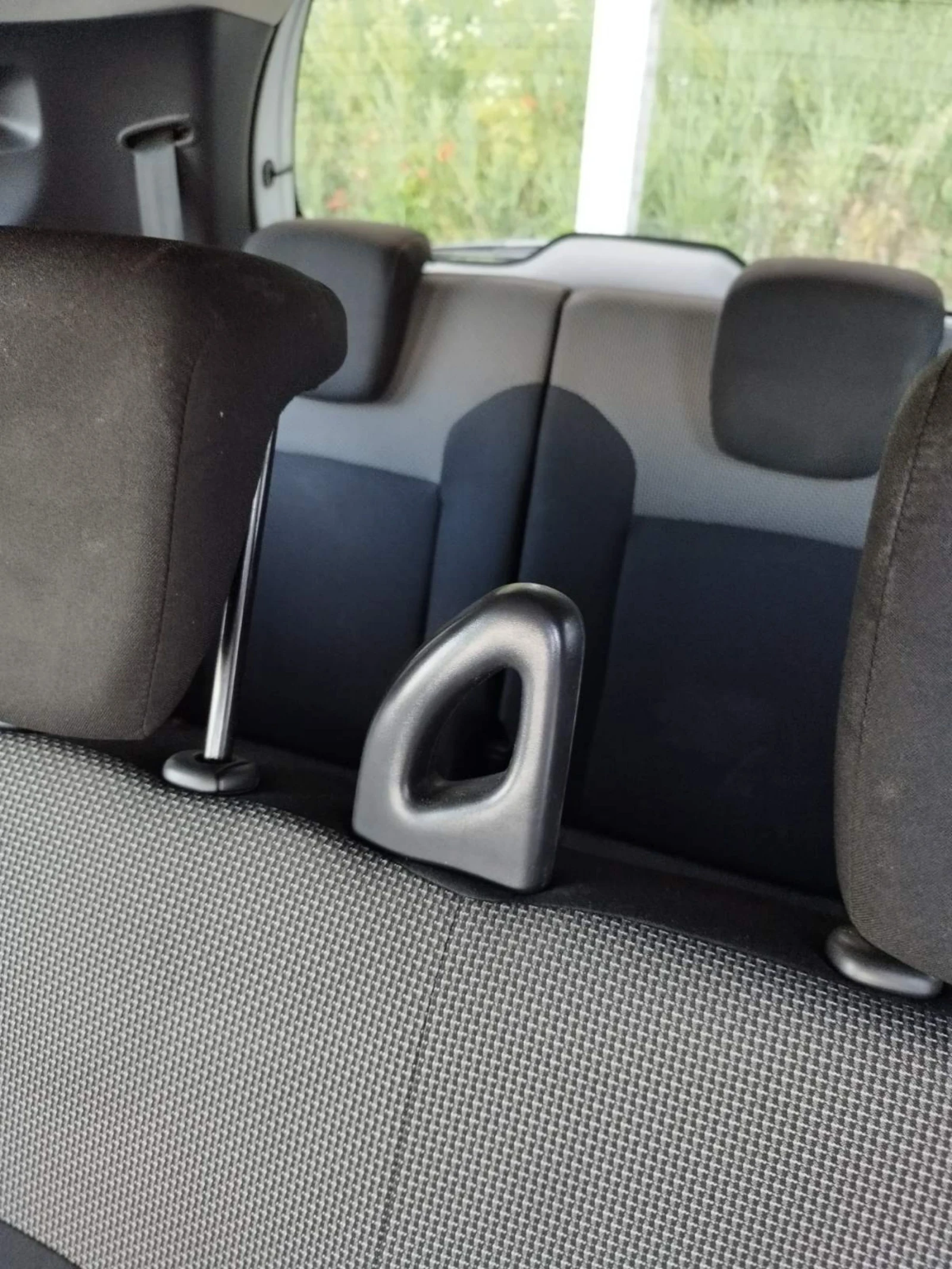 Dacia Lodgy 1.6i, снимка 8 - Автомобили и джипове - 54896336