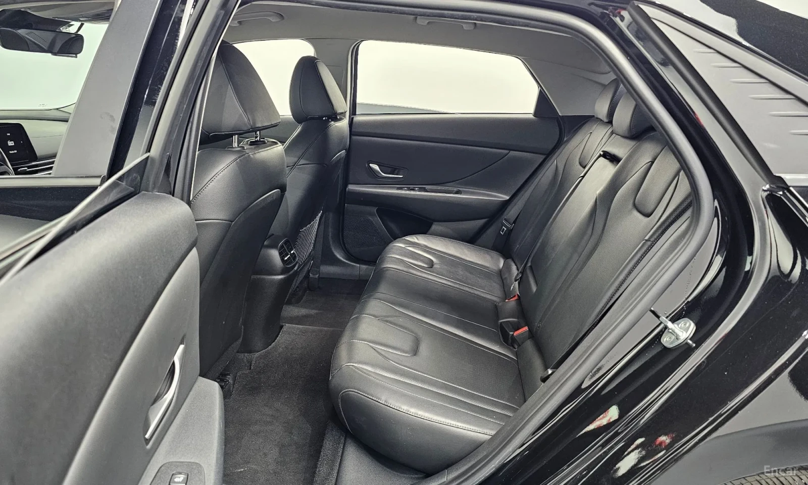 Hyundai Elantra, снимка 11 - Автомобили и джипове - 55188411