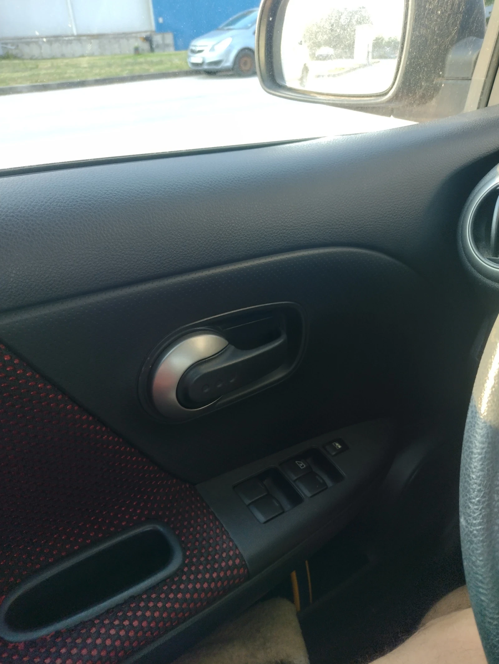 Nissan Note, снимка 5 - Автомобили и джипове - 55306694