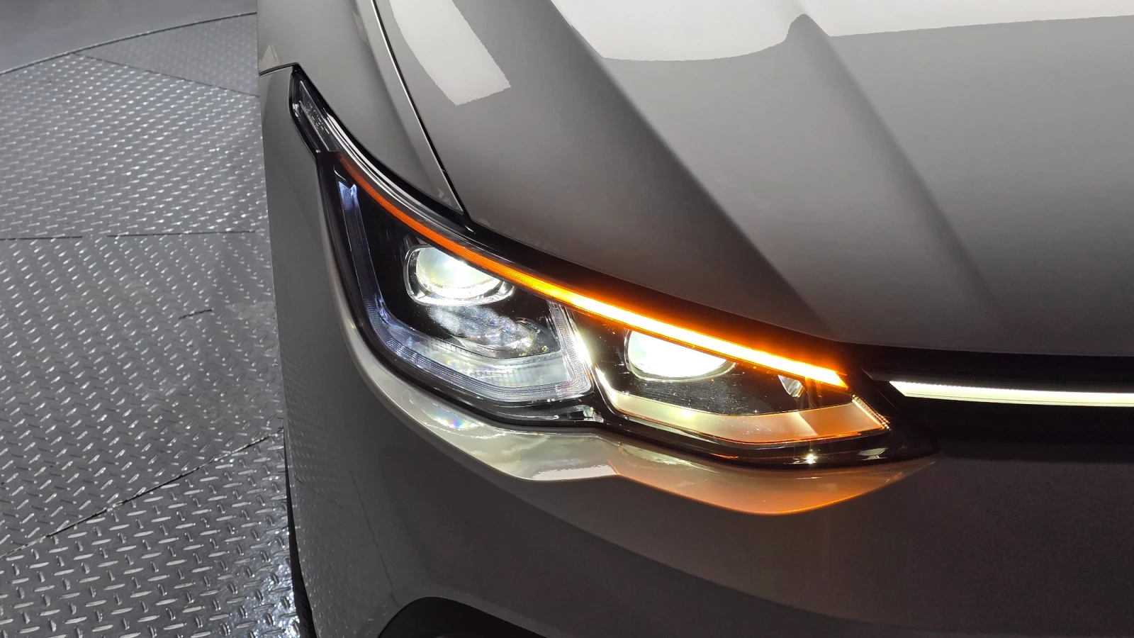VW Golf 8th Gen | Prestige | Ел. седалки | Maсаж, снимка 3 - Автомобили и джипове - 55491877