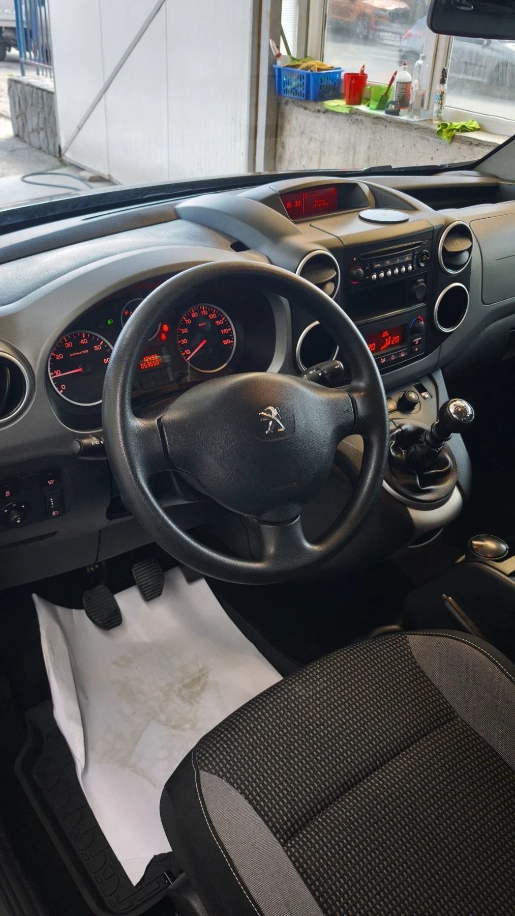 Peugeot Partner, снимка 10 - Автомобили и джипове - 56481387