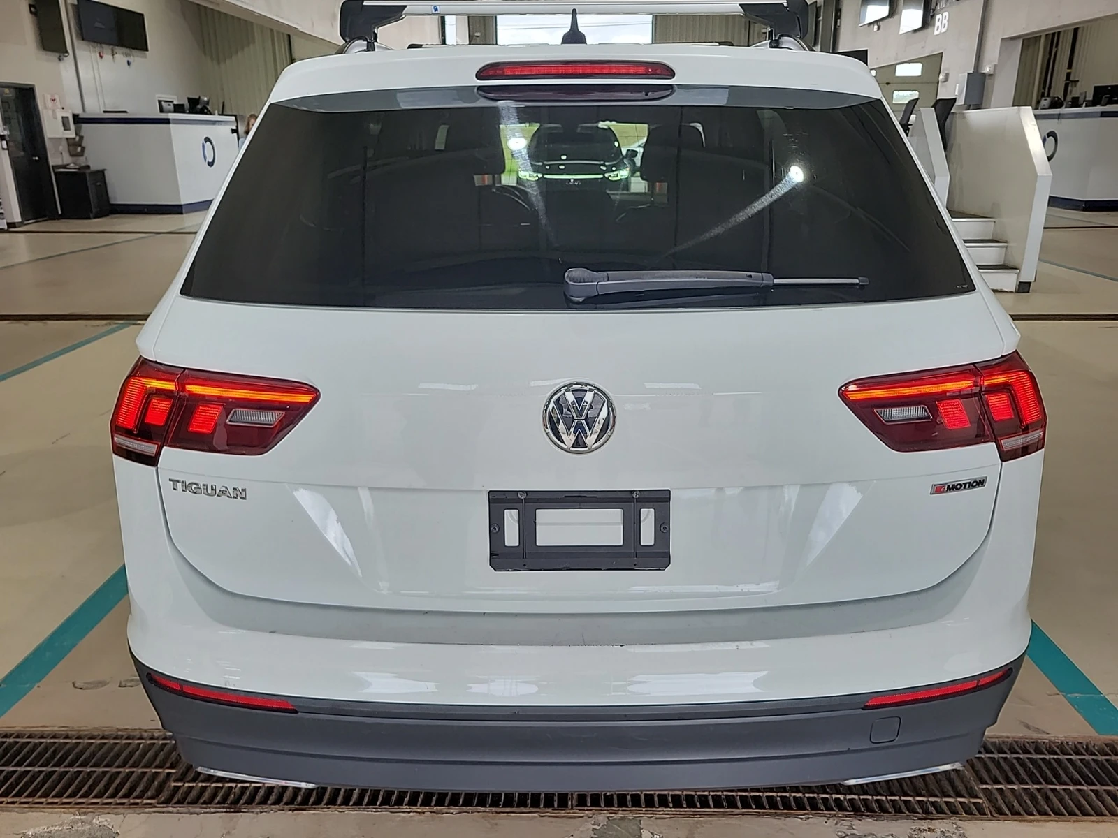 VW Tiguan * COMFORTLINE * CARFAX * ОПЦИЯ ЗА ФИНАНСИРАНЕ  - изображение 6
