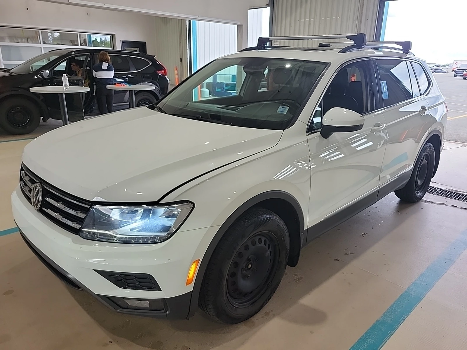 VW Tiguan * COMFORTLINE * CARFAX * ОПЦИЯ ЗА ФИНАНСИРАНЕ  - изображение 3
