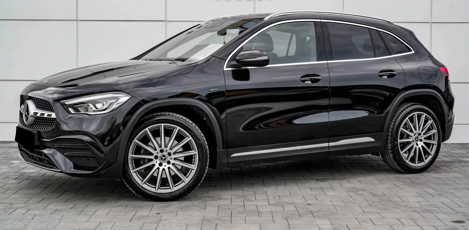 Mercedes-Benz GLA 250e AMG Line - изображение 2