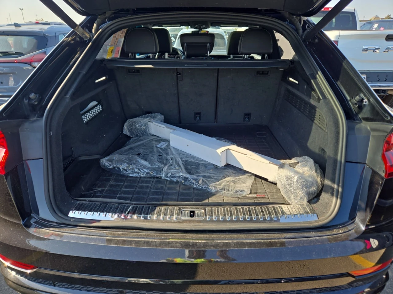 Audi Q8 *  *    * CARFAX *  | Mobile.bg   12