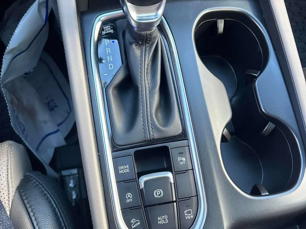 Hyundai Santa fe * Luxury * PANO* KEYLESS* ПОДГРЕВ* , снимка 10 - Автомобили и джипове - 53978967