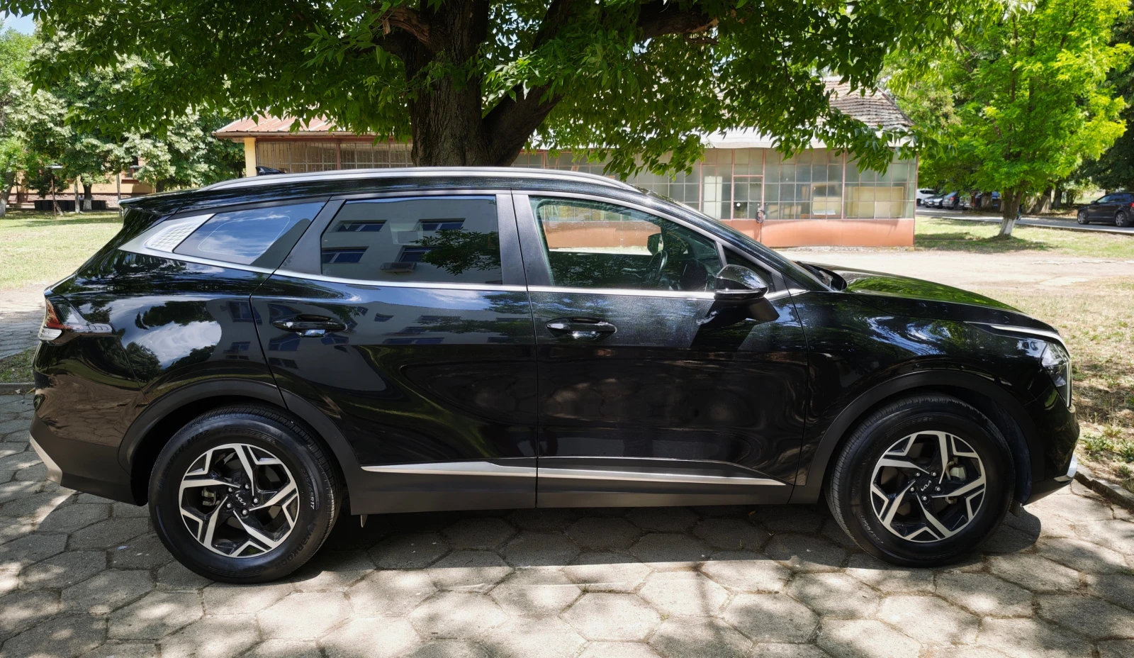 Kia Sportage 2.0 CRDI 4x4, снимка 3 - Автомобили и джипове - 54845530