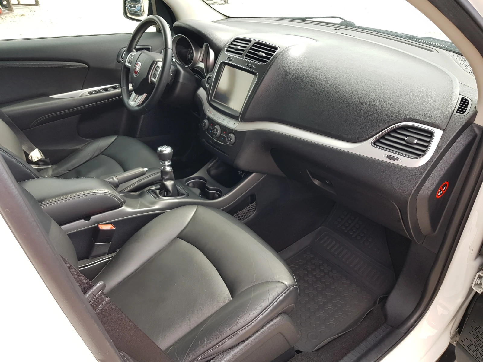 Fiat Freemont 2.0-140 к.с. FACELIFT 7 МЕСТА /03/2014г. EURO 5B, снимка 11 - Автомобили и джипове - 54414442
