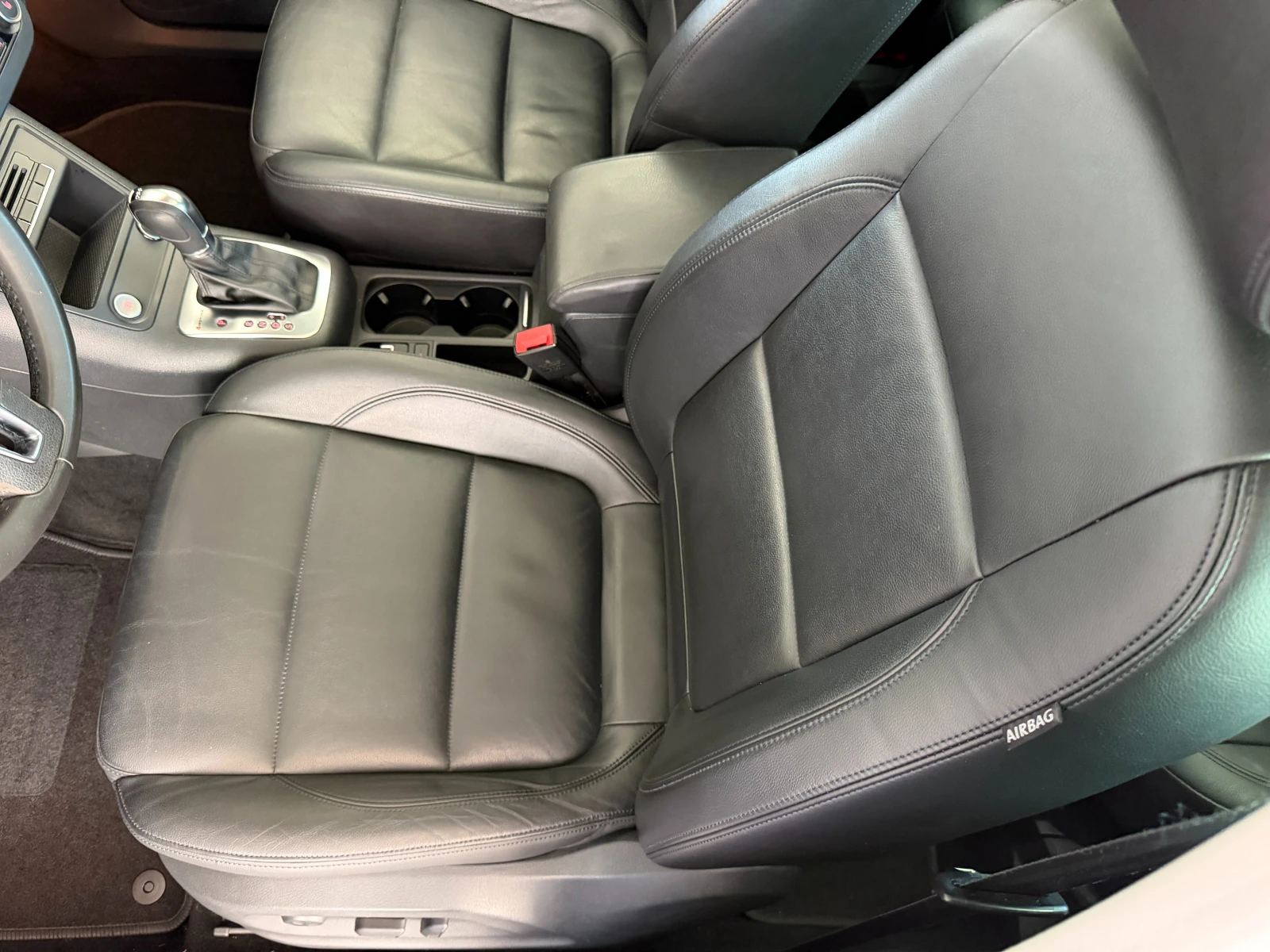 VW Tiguan 2.0TDI* 4х4* СЕРВИЗНА КНИЖКА С ПЪЛНА ИСТОРИЯ В VW, снимка 7 - Автомобили и джипове - 54451763