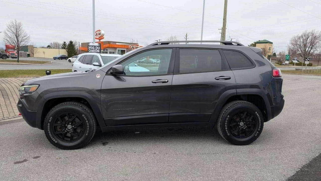 Jeep Cherokee * Trailhawk * CARFAX * ЦЕНА ДО БГ, снимка 6 - Автомобили и джипове - 54595812