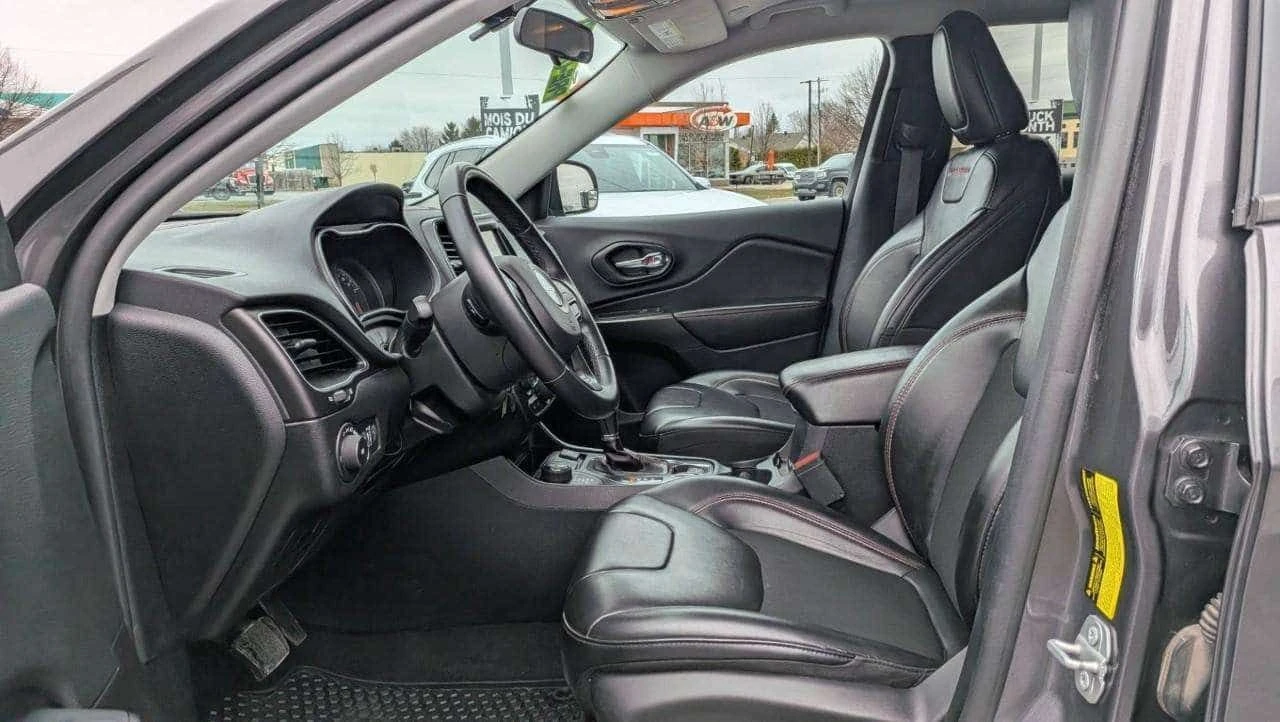 Jeep Cherokee * Trailhawk * CARFAX * ЦЕНА ДО БГ, снимка 11 - Автомобили и джипове - 54595812