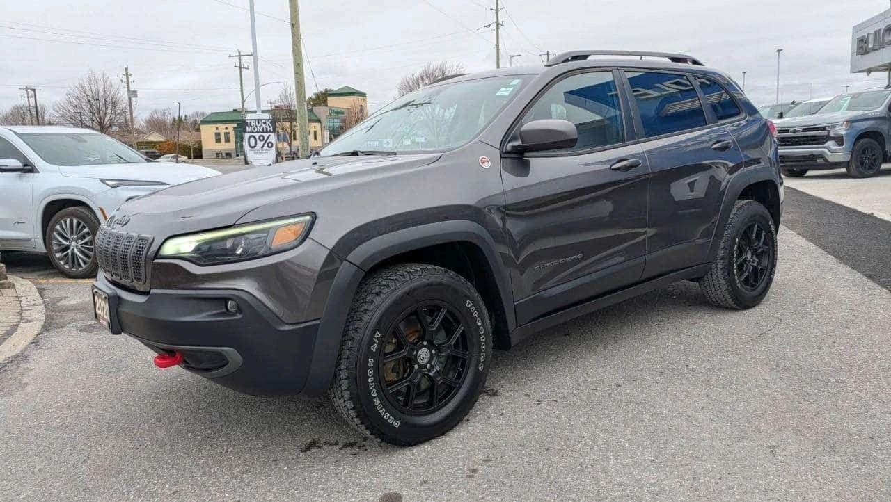 Jeep Cherokee * Trailhawk * CARFAX * ЦЕНА ДО БГ, снимка 7 - Автомобили и джипове - 54595812
