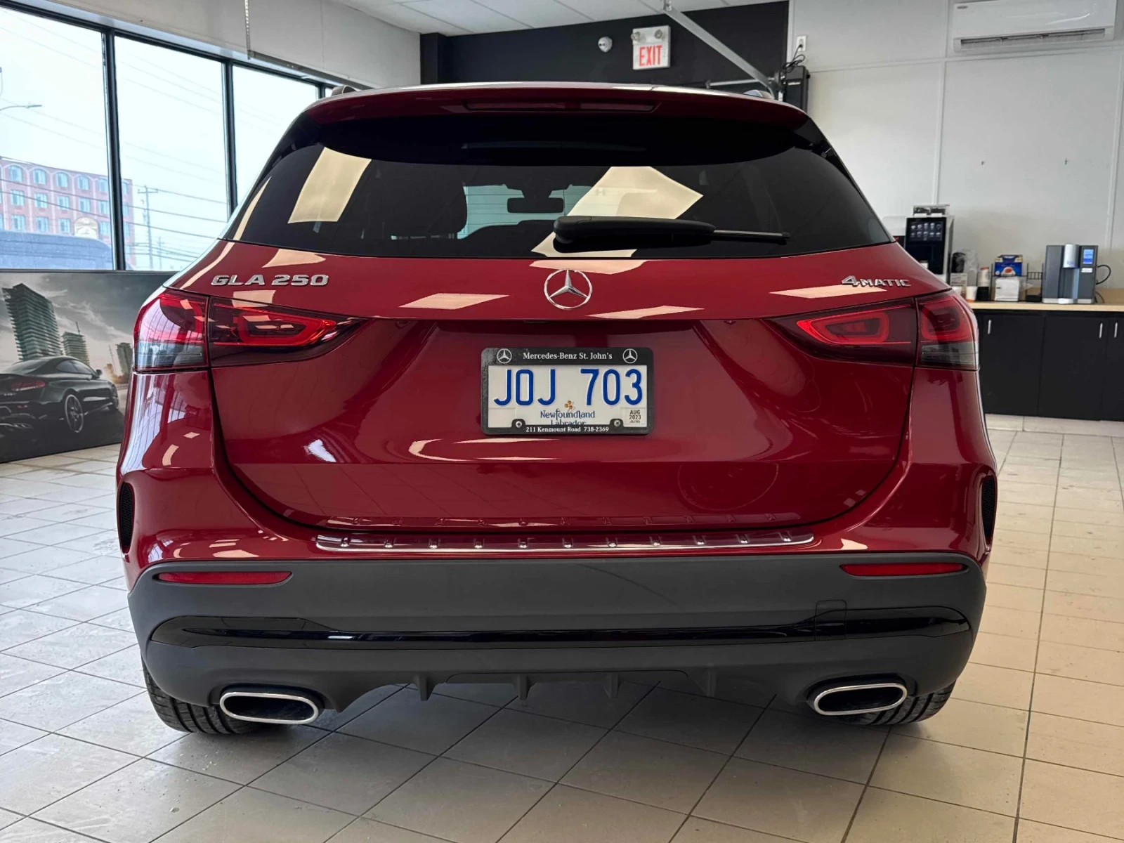Mercedes-Benz GLA 250 ДИСТРОНИК * ПОДГРЕВ * ПАНОРАМА * АМБИЕНТ * CARFAX, снимка 4 - Автомобили и джипове - 54672465