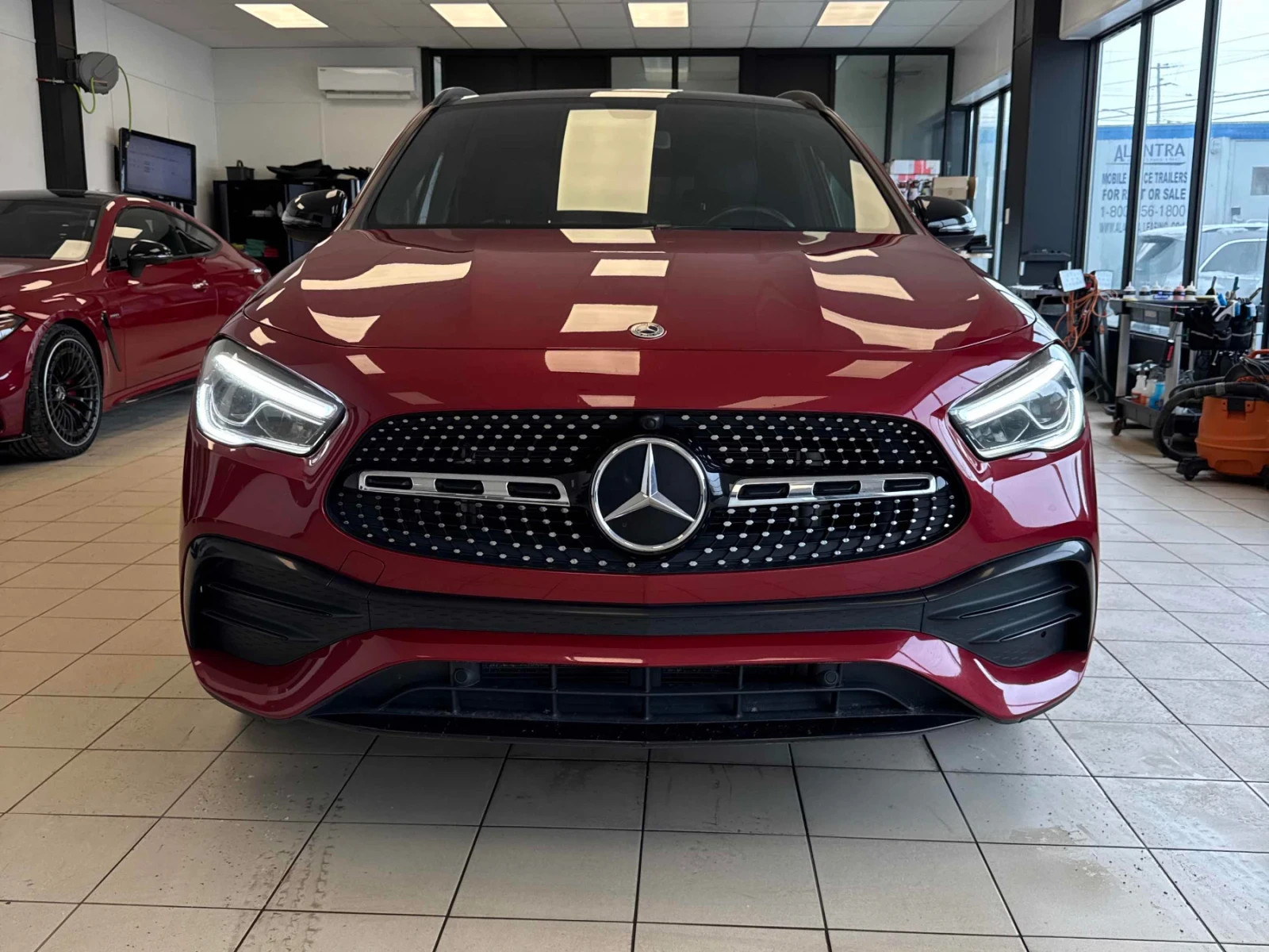 Mercedes-Benz GLA 250 ДИСТРОНИК * ПОДГРЕВ * ПАНОРАМА * АМБИЕНТ * CARFAX