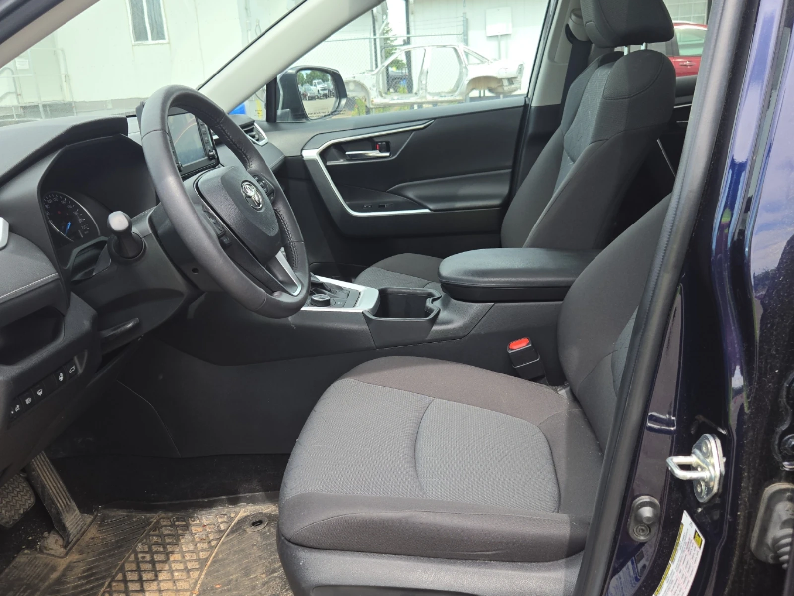 Toyota Rav4 Hybrid XLE * 2 КЛЮЧА * ПАНОРАМА * CARFAX, снимка 8 - Автомобили и джипове - 55040208