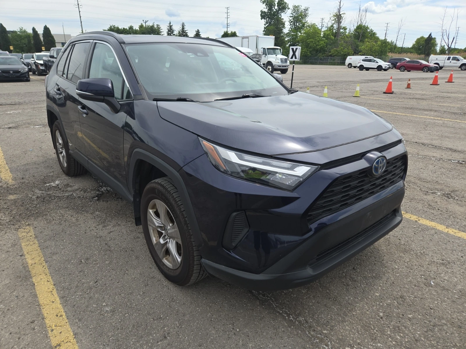 Toyota Rav4 Hybrid XLE * 2 КЛЮЧА * ПАНОРАМА * CARFAX, снимка 2 - Автомобили и джипове - 55040208