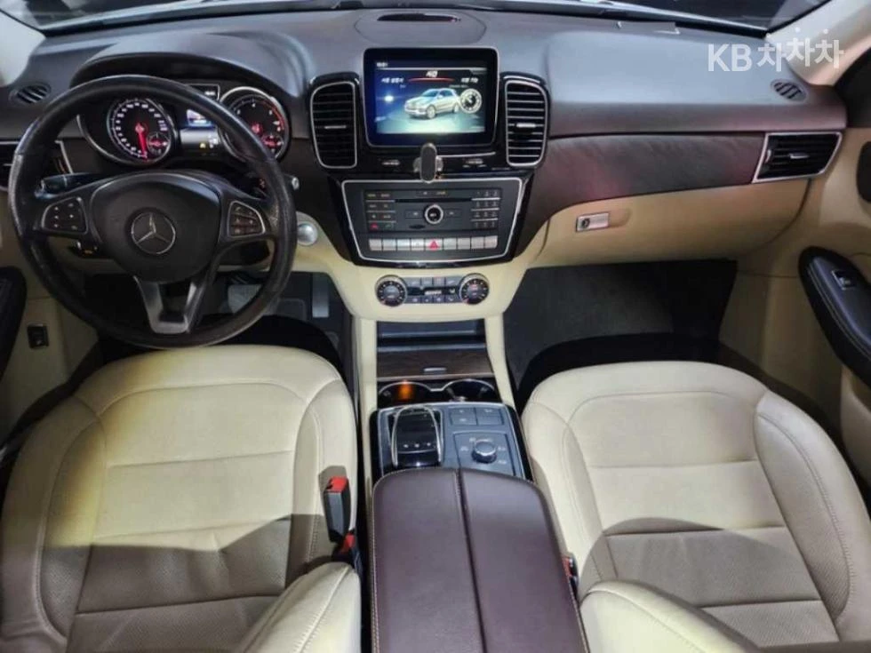 Mercedes-Benz GLE 350 4MATIC AMG LINE * ТЕЛЕВИЗОРИ* * КРАЙНА ЦЕНА* , снимка 4 - Автомобили и джипове - 55961145