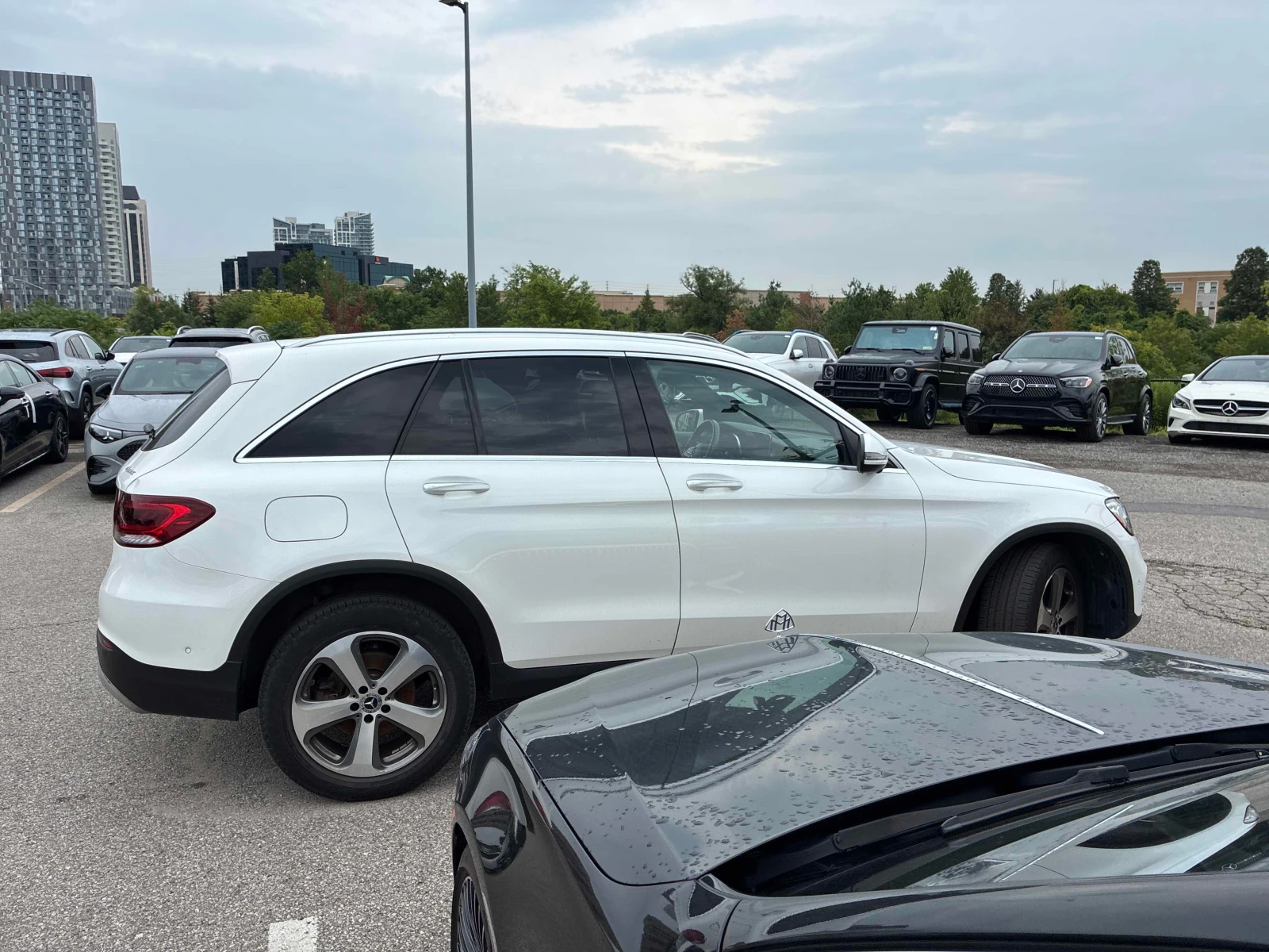 Mercedes-Benz GLC 300  * CARFAX * ОПЦИЯ ЗА ФИНАНСИРАНЕ , снимка 17 - Автомобили и джипове - 56025246