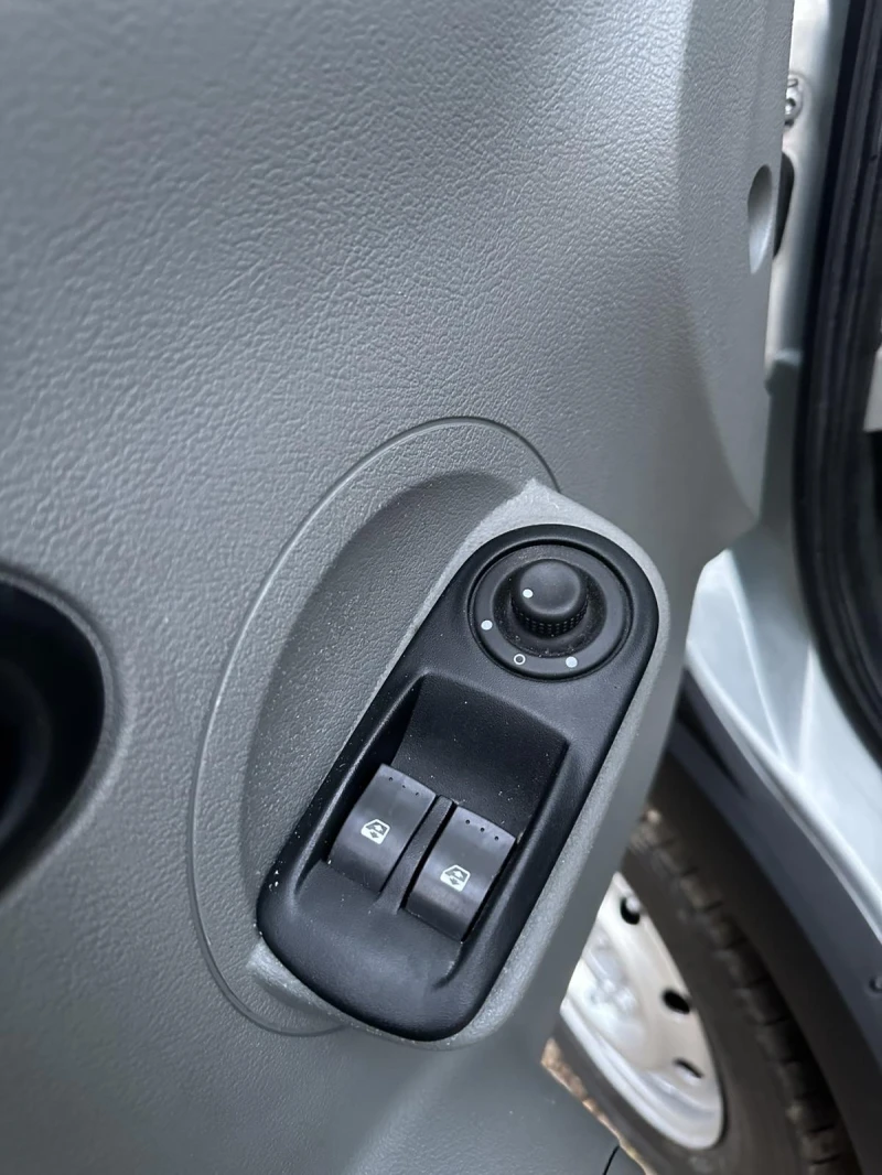 Opel Movano 2, 5 dci, снимка 8 - Бусове и автобуси - 52229078