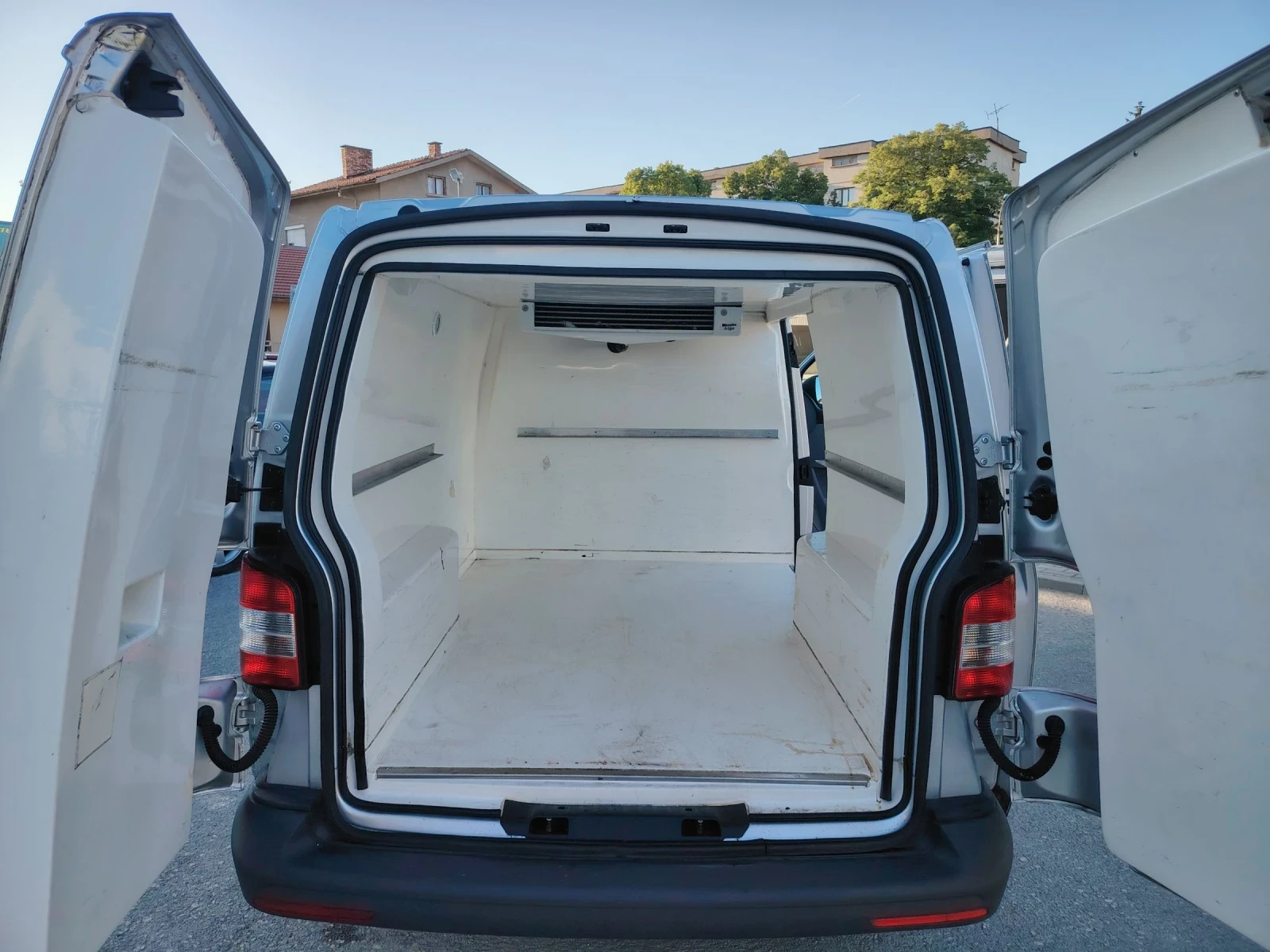 VW Transporter 2.0TDI ХЛАДИЛНО  - изображение 9