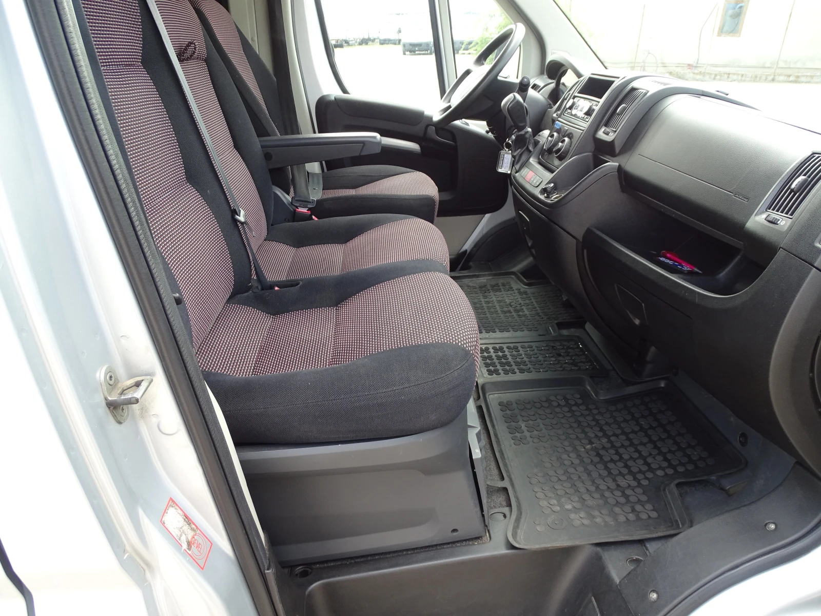 Fiat Ducato 9 МЕСТА С  КЛИМАТИК - изображение 8