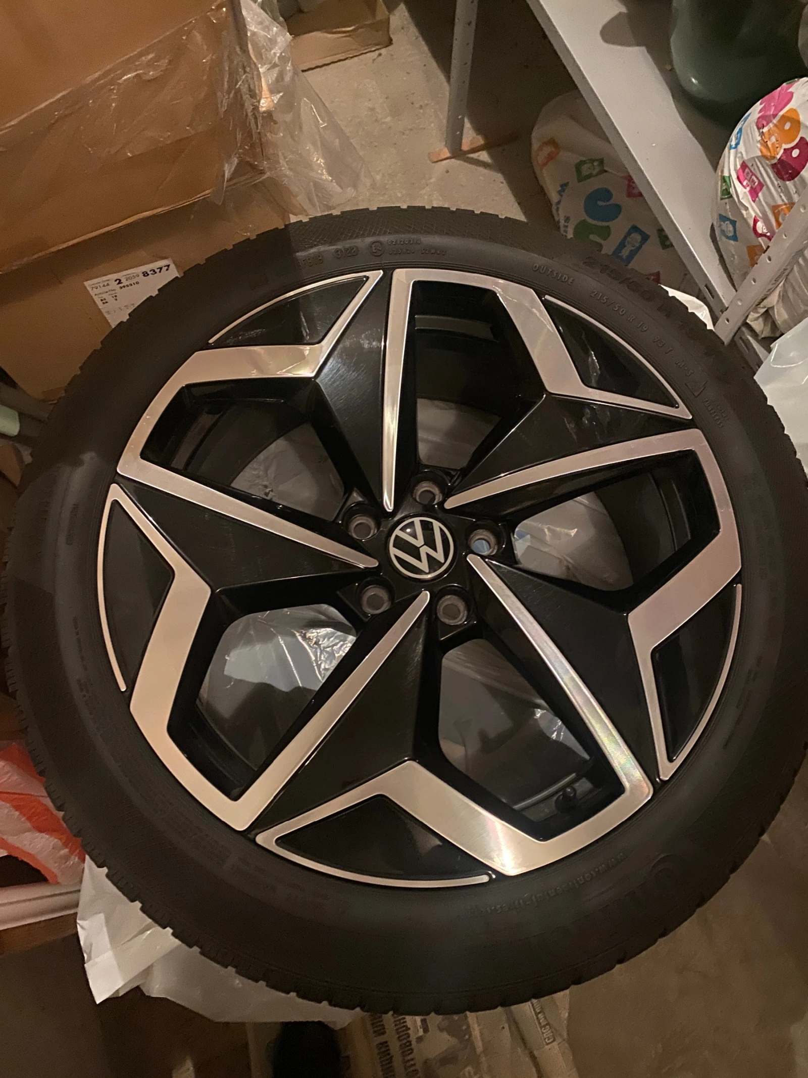 ���� � ������ 215/50R19 �� VW ID.3 | Mobile.bg � ����������� 2