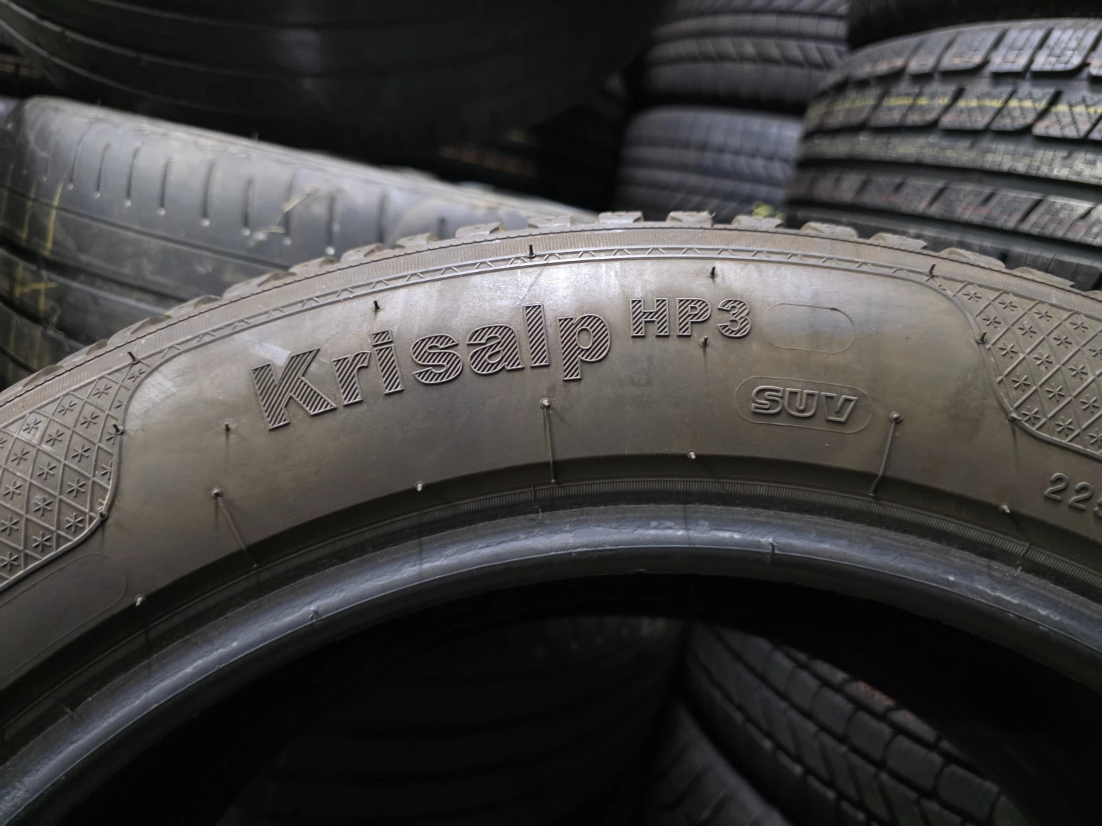 Гуми Зимни 225/55R18, снимка 7 - Гуми и джанти - 55478096