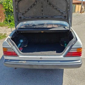 Mercedes-Benz 124 200D, снимка 10