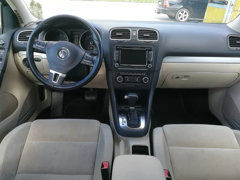 VW Golf Автоматик , снимка 8 - Автомобили и джипове - 45180507