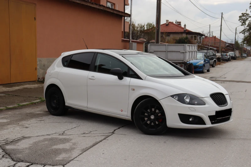 Seat Leon, снимка 3 - Автомобили и джипове - 48431307