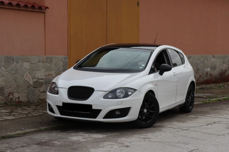 Seat Leon, снимка 1 - Автомобили и джипове - 48431307