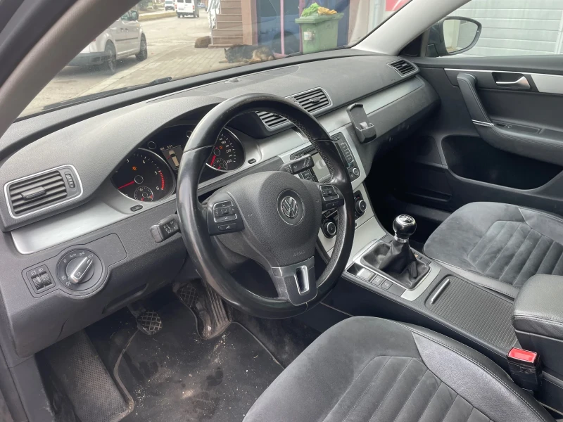 VW Passat 2.0TDI, снимка 8 - Автомобили и джипове - 48140440