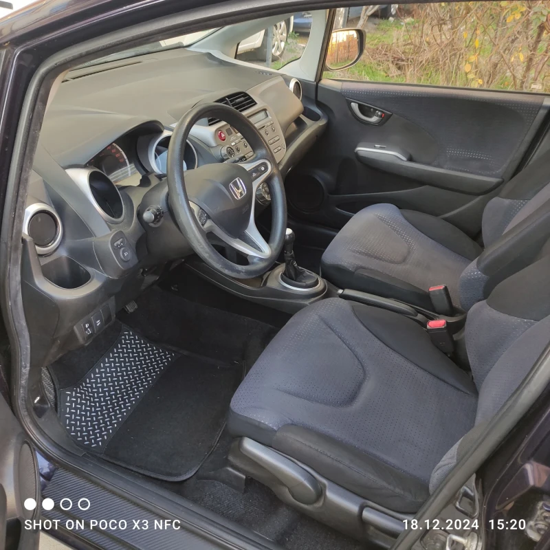 Honda Jazz 1.2  i-vtec, снимка 6 - Автомобили и джипове - 48418079