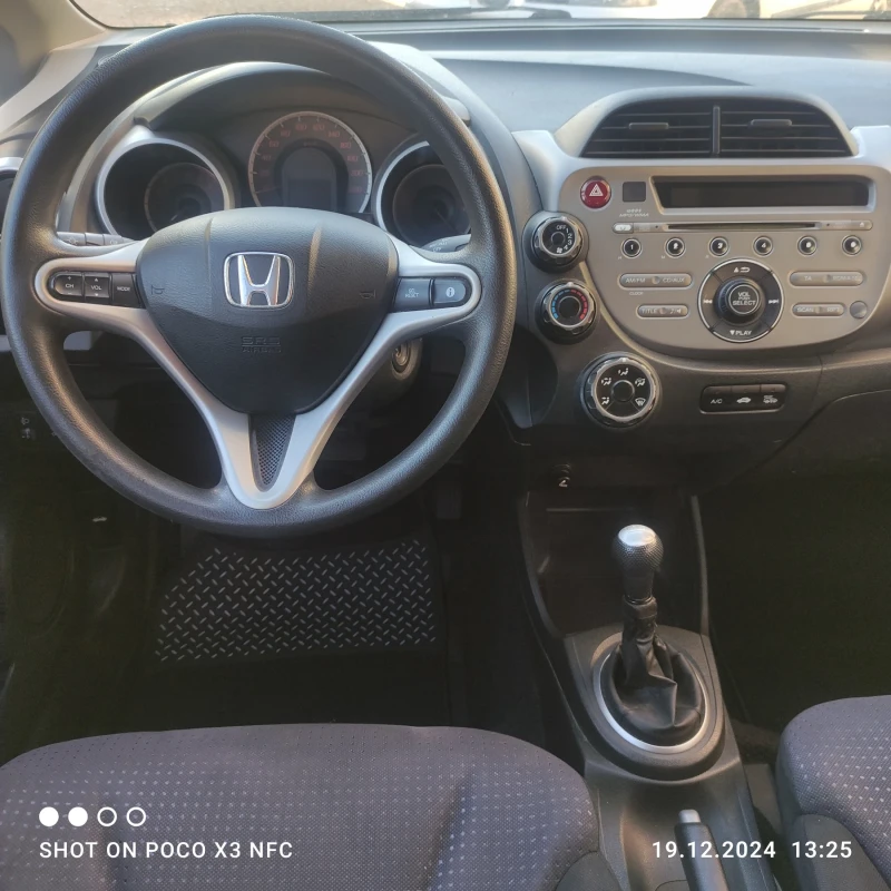 Honda Jazz 1.2  i-vtec, снимка 10 - Автомобили и джипове - 48418079