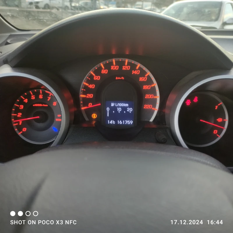 Honda Jazz 1.2  i-vtec, снимка 12 - Автомобили и джипове - 48418079