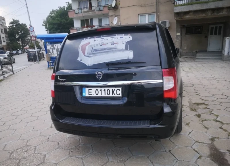 Lancia Voyager, снимка 2 - Автомобили и джипове - 49174845