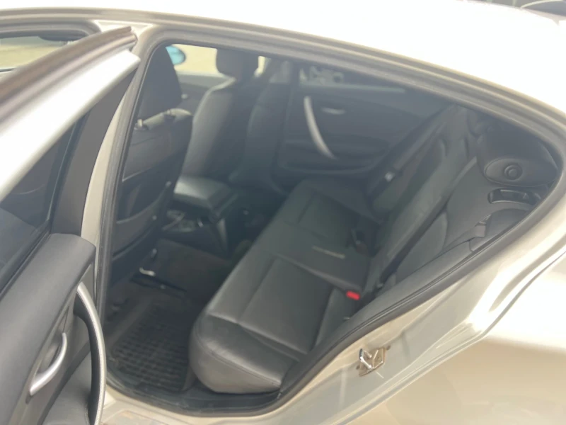 BMW 120 120i LCI M-Pack, снимка 9 - Автомобили и джипове - 52205143