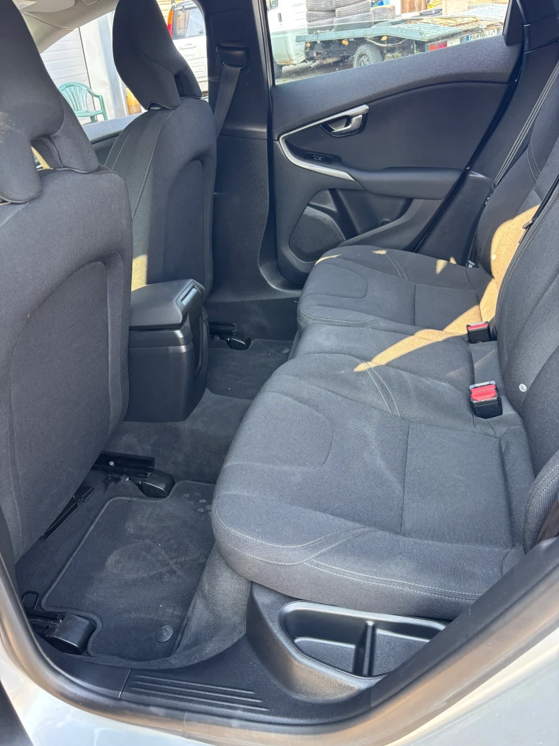 Volvo V40 Cross Country 1.6D, снимка 10 - Автомобили и джипове - 52565846