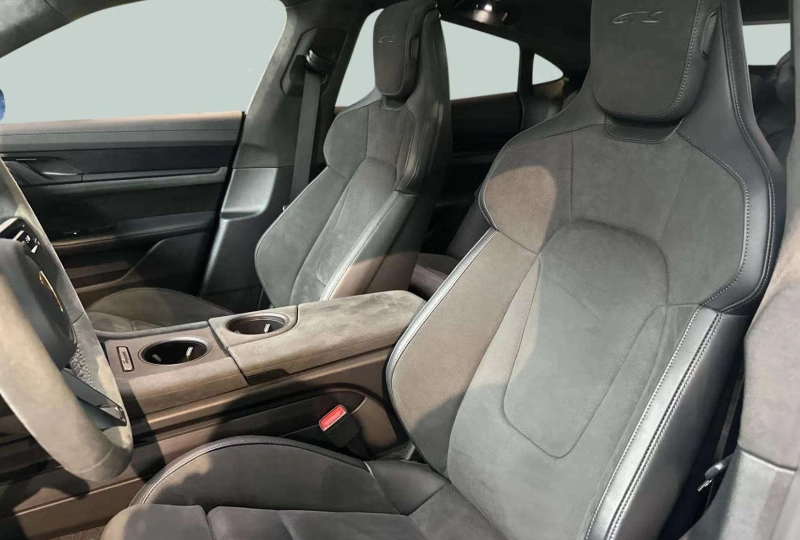 Porsche Taycan GTS, снимка 8 - Автомобили и джипове - 52709673
