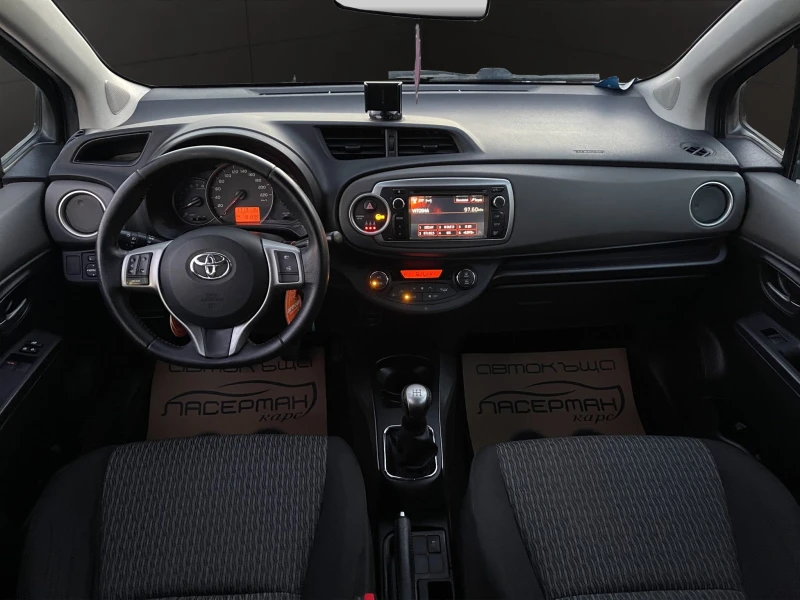 Toyota Yaris 1.0I , снимка 11 - Автомобили и джипове - 52938618