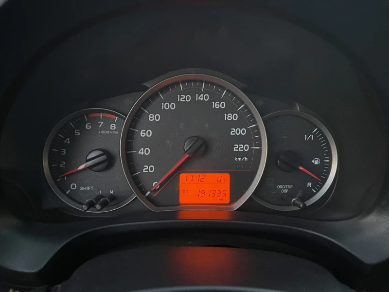 Toyota Yaris 1.0I , снимка 9 - Автомобили и джипове - 52938618