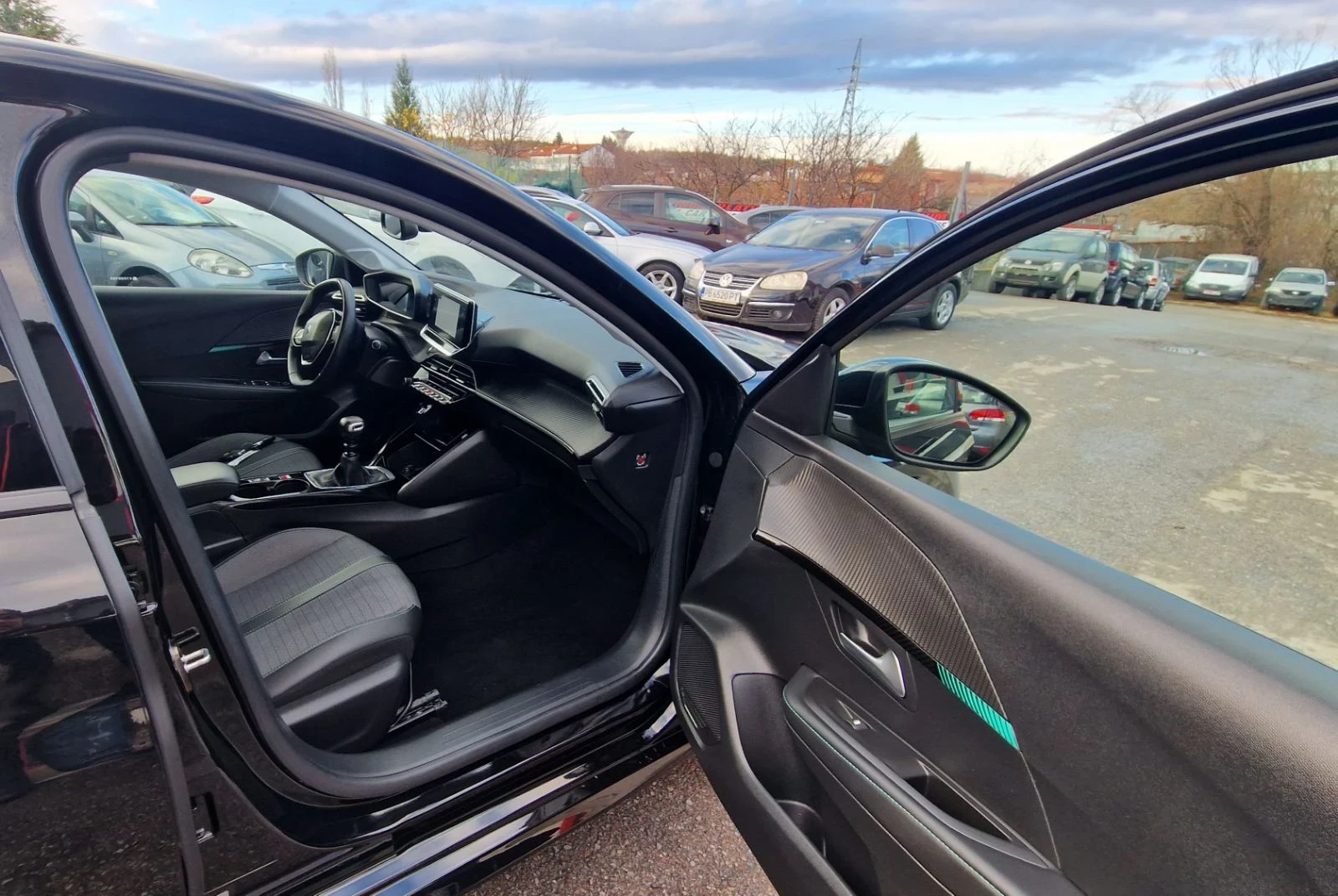 Peugeot 208 1.2I/30X K.M/СЕРВИЗНА ИСТОРИЯ  | Mobile.bg — изображение 13