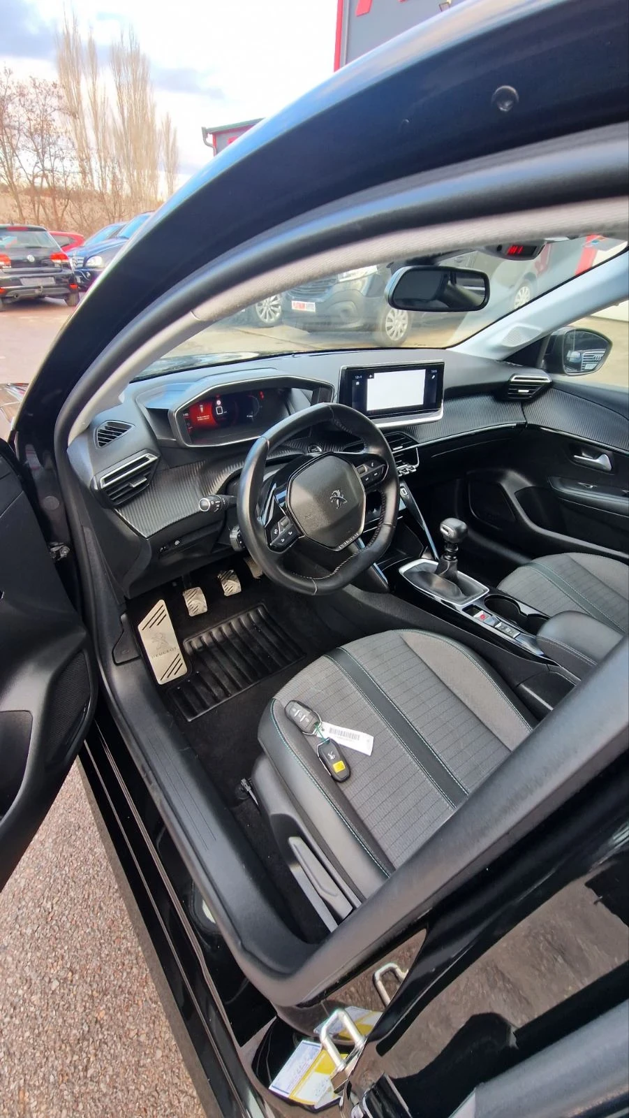 Peugeot 208 1.2I/30X K.M/СЕРВИЗНА ИСТОРИЯ  | Mobile.bg — изображение 12