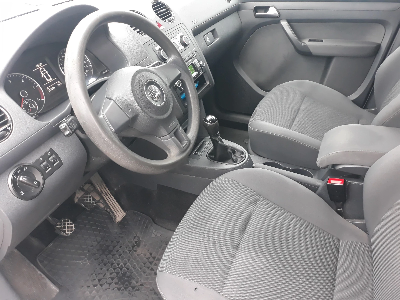 VW Caddy ПЪТНИЧЕСКИ | Mobile.bg — изображение 14