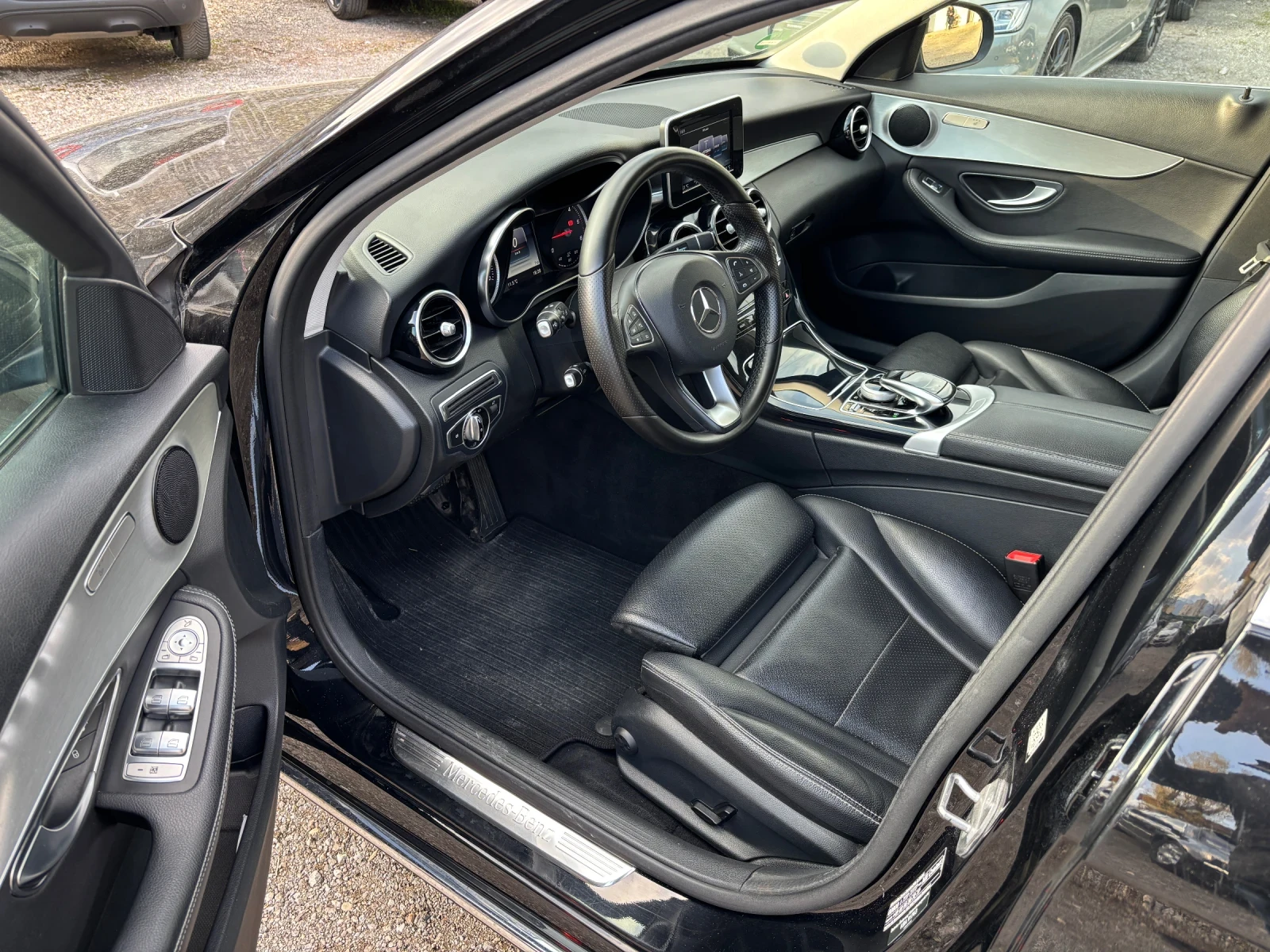 Mercedes-Benz C 220 2.2d 4-Matic Avangarde - изображение 9