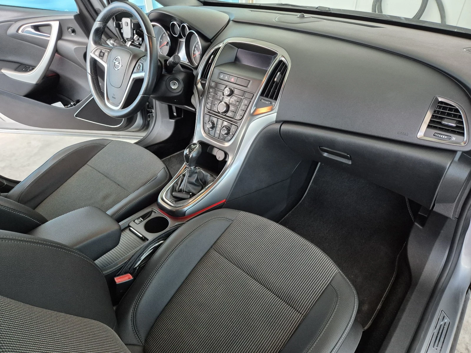 Opel Astra 1.7 CDTI 92kW - изображение 10