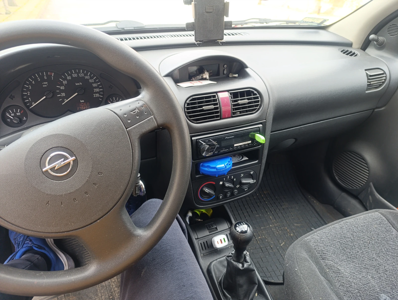 Opel Corsa  - изображение 10